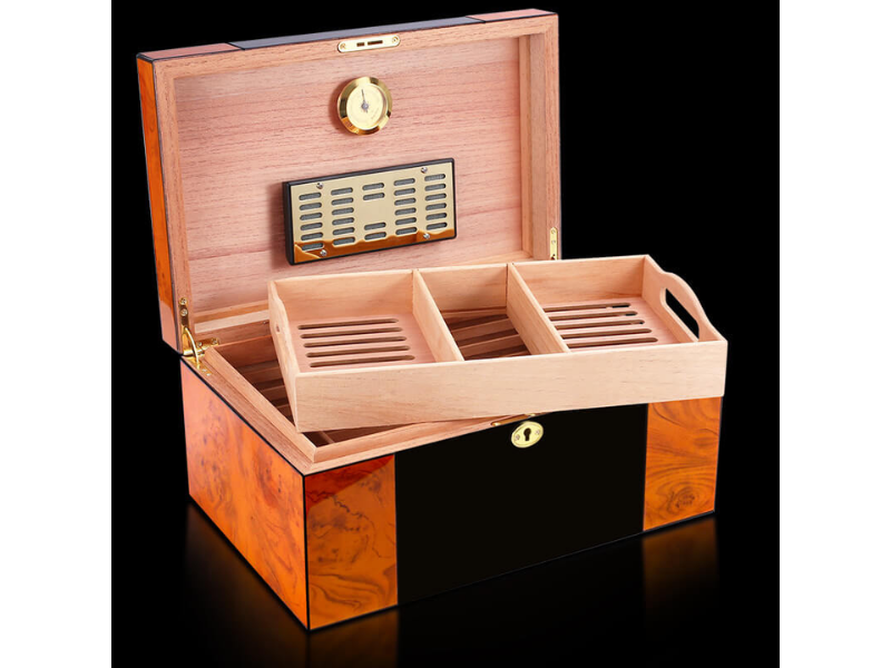 Gỗ tuyết tùng phát ra một mùi hương dịu nhẹ tự nhiên, giúp xua đuổi côn trùng và tăng hương vị của xì gà